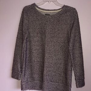 𝅺roots Canada purple and white sweater